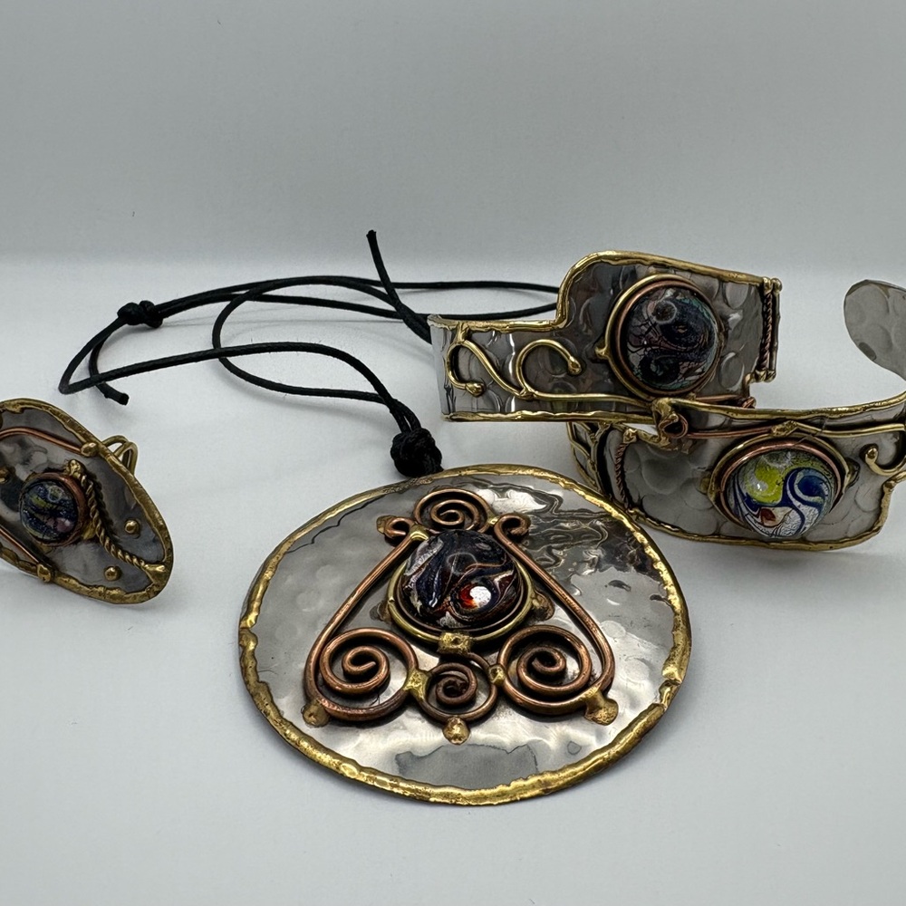 Artistic Metal Jewelry Set with Multicolor Accents